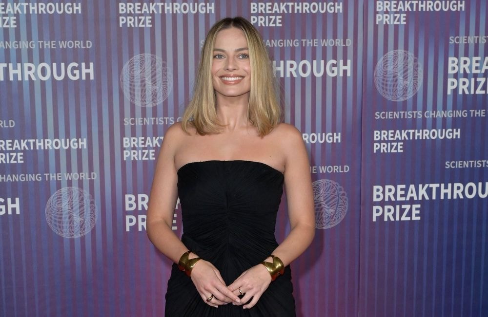 « Les Hauts de Hurlevent » : Margot Robbie métamorphosée dans les premières images du film tant attendu