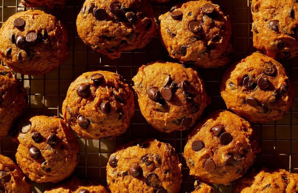 Pour Halloween, testez la recette des cookies à la citrouille (et au chocolat)