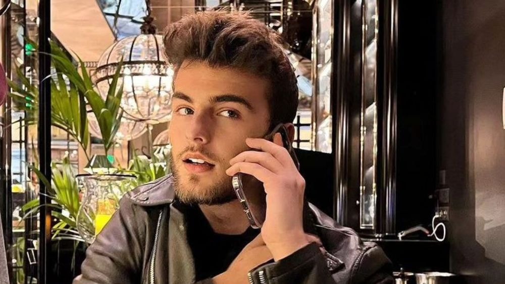 Simon Castaldi : il officialise sa nouvelle relation amoureuse, vous allez être choqué