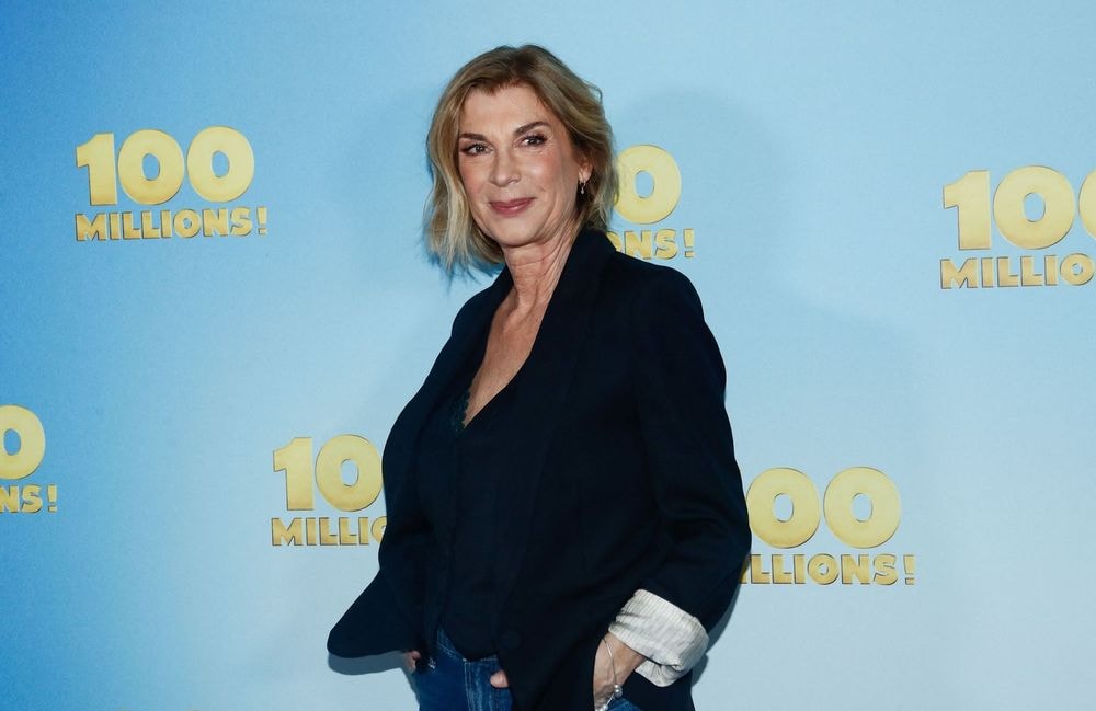 Michèle Laroque, impressionnante dans le rôle d'Yvette dans Emily in Paris