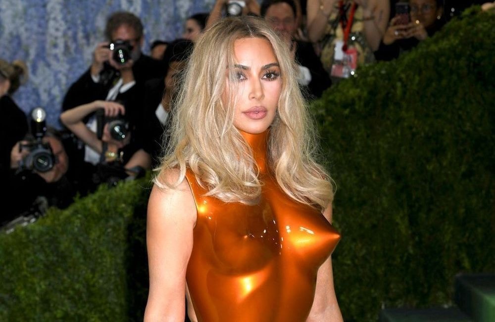 Kim Kardashian dévoile une vidéo inédite avec son compagnon Lewis Hamilton en pleine balade