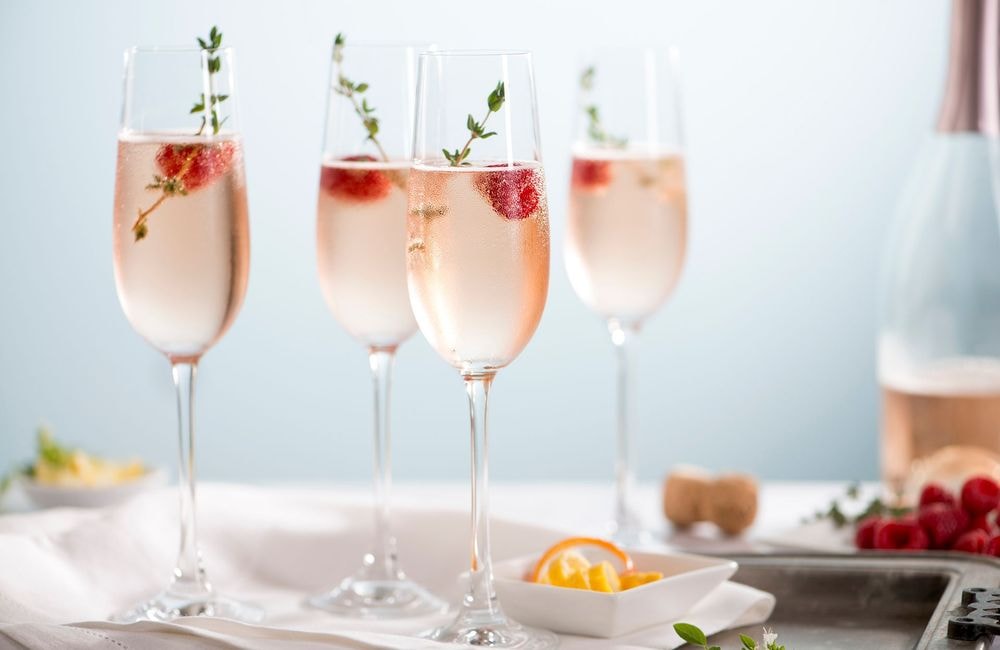 Menu de mariage : quel vin servir avec le gâteau ou la pièce montée ?
