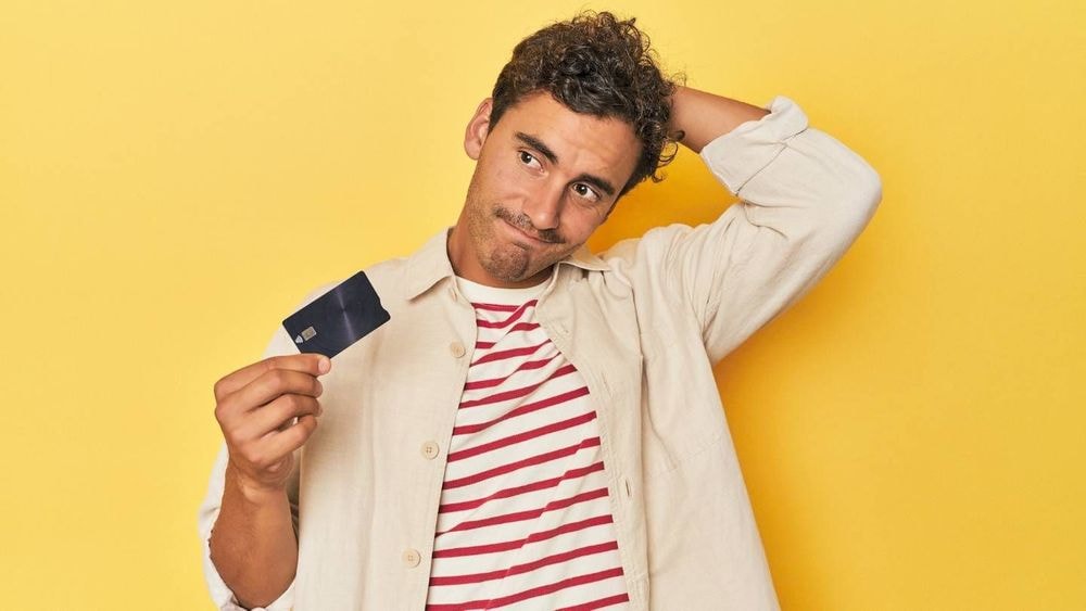 Carte bancaire : combien coûtent vos opérations à l'étranger ? Testez notre simulateur