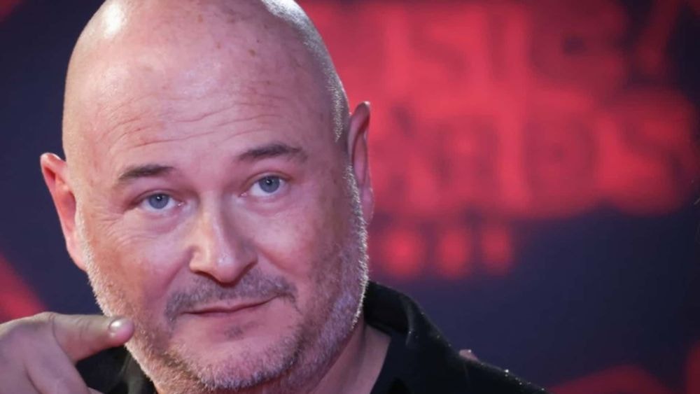 "500 000 euros et je..." : une accusatrice de Cauet piégée dans un échange de SMS qui en dit long !