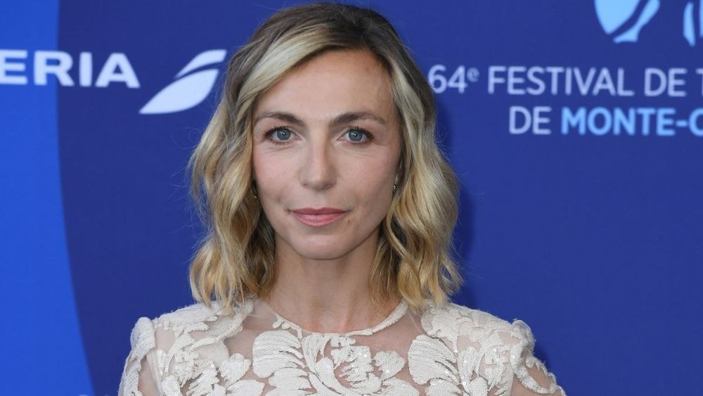 Amélie Etasse séparée de Clément Séjourné : l’actrice de Scènes de ménages officialise, “On n’est plus...”
