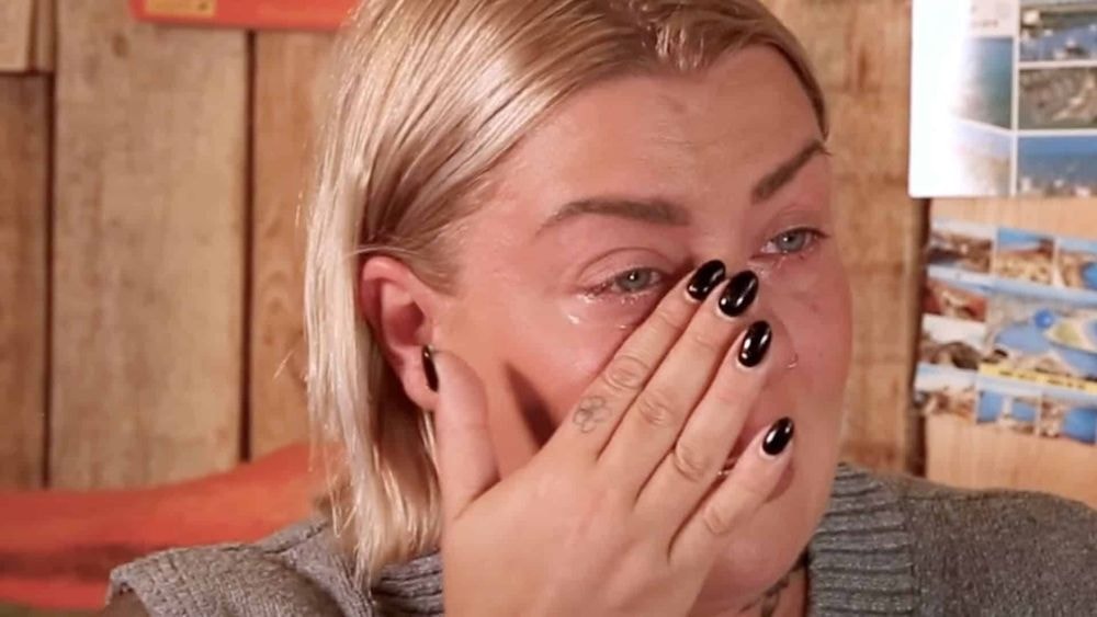 "J'ai vraiment envie de mourir" : Marianne (Secret Story) à bout depuis sa sortie du jeu, elle se fait hospitaliser d'urgence !