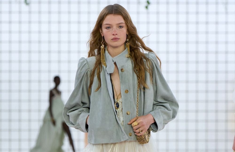 Au printemps, ce short audacieux remplace nos jupes traditionnelles
