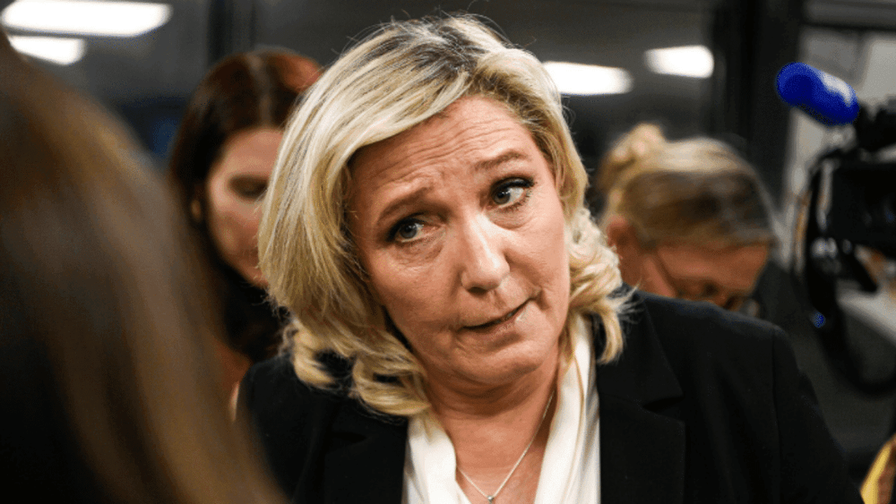 Marine Le Pen humiliée par Médine : "c’est comme...
