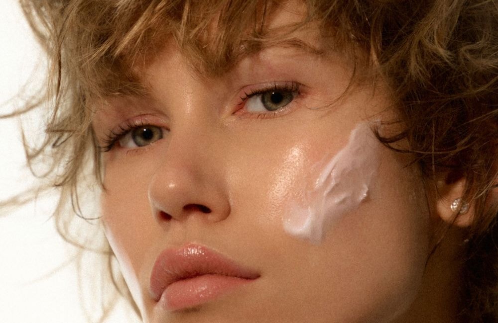 Booster, hydrater, protéger : les réflexes pour un glow irrésistible cet été
