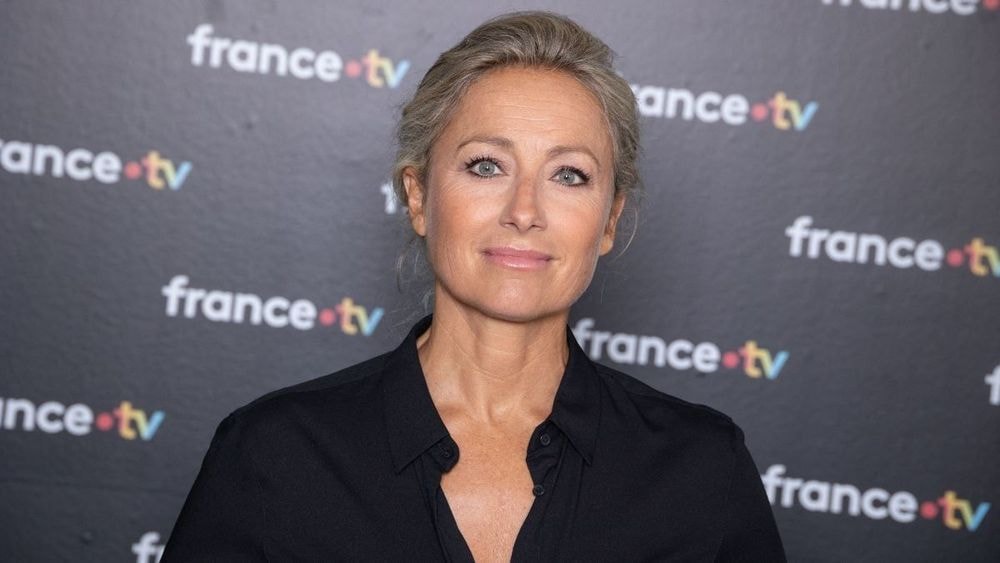 “Qui est repartie avec…?” : Anne-Sophie Lapix ne repart pas les mains vides après son dernier JT sur France 2 !