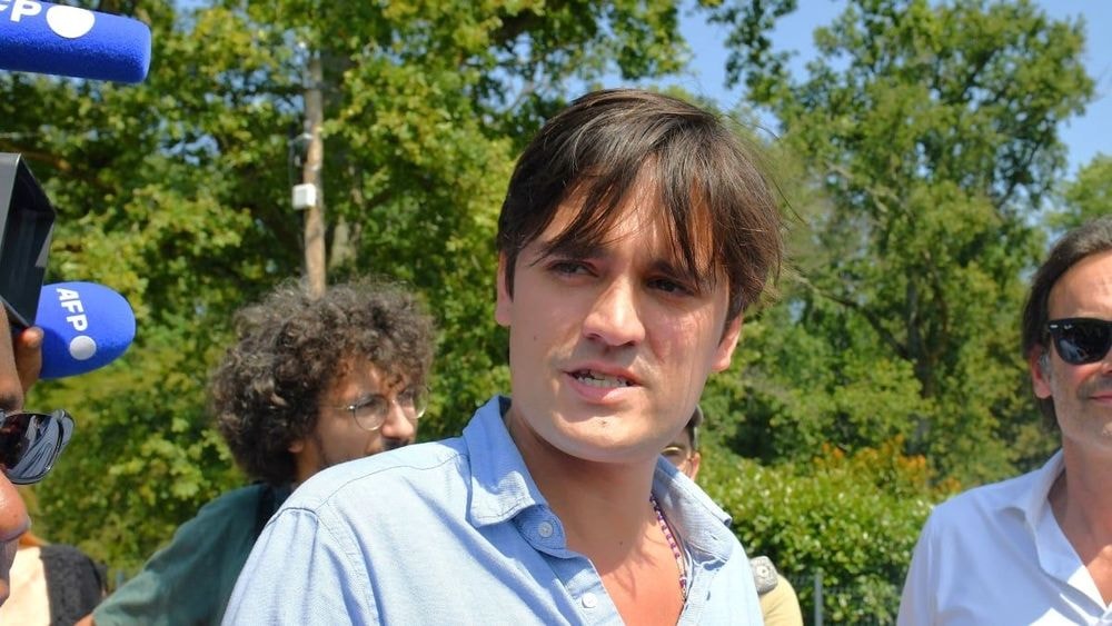 Alain Delon : son fils fait une macabre découverte dans son congélateur, "mais c'est Netflix, mec !"