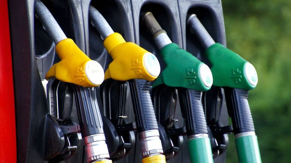 Presque 2 euros le litre d'essence, la nouvelle prime carburant de 100 euros bientôt versée ?