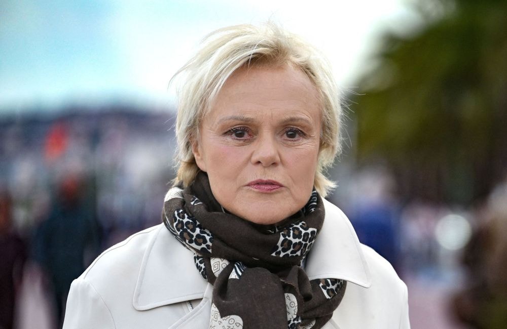 « Je le vis très mal » : Muriel Robin s’indigne face à la hausse des féminicides