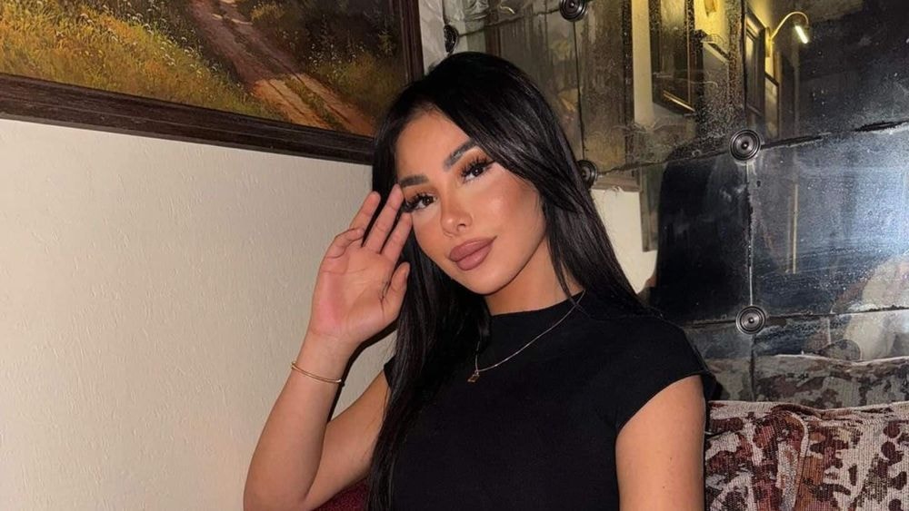 Maeva Ghennam : à nouveau en couple ? Elle s'affiche très proche d'un mystérieux jeune homme, regardez !