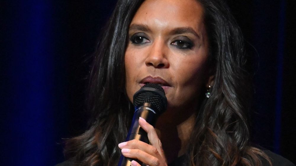 Karine Le Marchand, agacée par sa fille trop protectrice ? “C’est le monde à l’envers!”