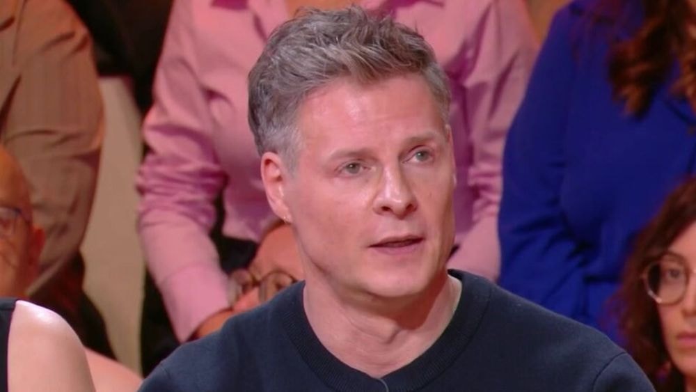 Matthieu Delormeau explique pourquoi il est en froid avec son père et sa soeur : "Ils ne veulent pas se retrouver dans la sauce"