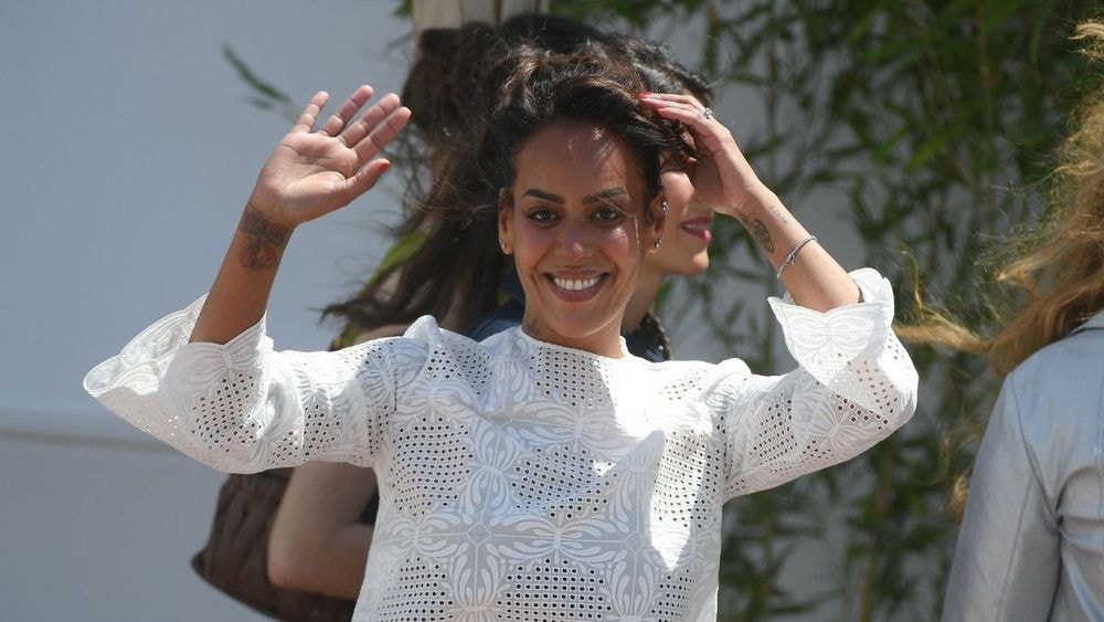 Amel Bent bouleversée par son départ de The Voice Kids : “Je pleurais dans les bras de Jenifer”