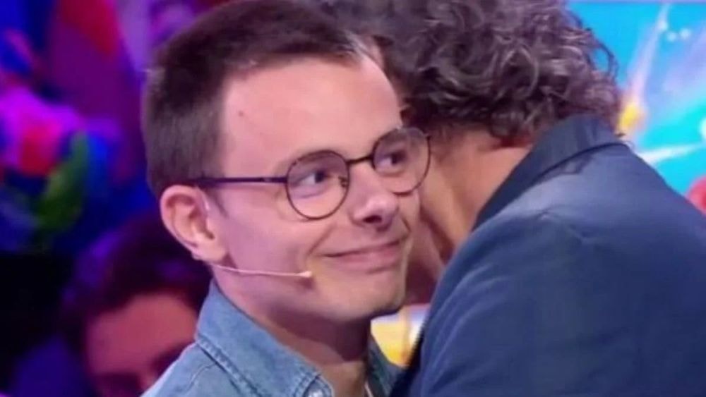 Jean-Luc Reichmann embrasse Émilien sur la bouche dans Les 12 coups de midi : "Faut pas que ça sorte"