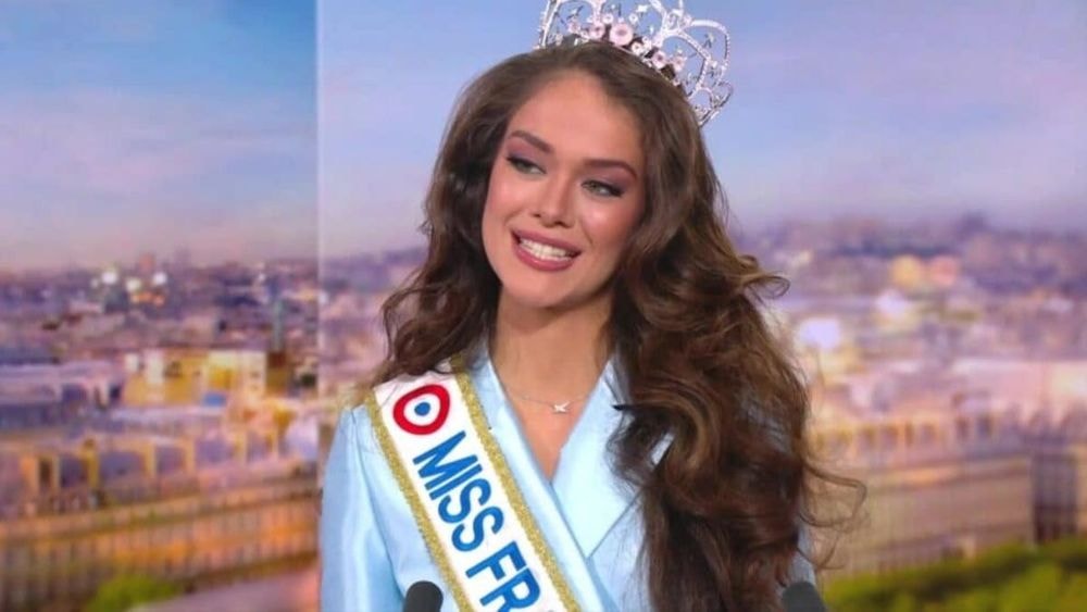 Hanaupoko Devèze cash sur la polémique des Miss destituées : “Elles se sont excusées”
