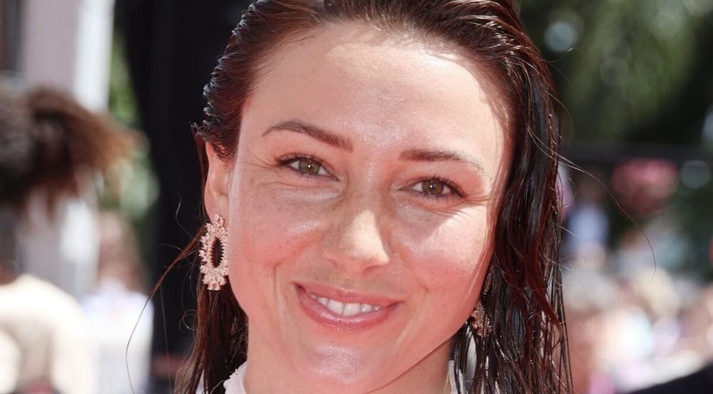 Delphine Wespiser (34 ans) incendiaire en bikini : apparition ultra sensuelle, "une déesse" pour ses abonnés