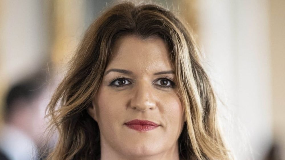 Marlène Schiappa (32 ans) n'est pas contre "les plans à trois" : "La France est le pays du libertinage"