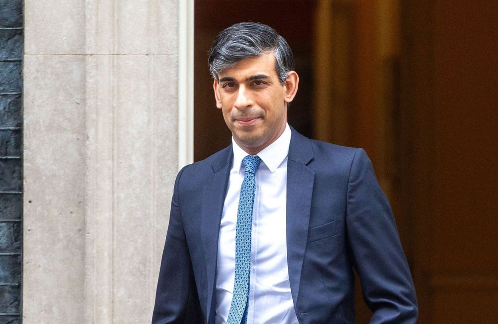 Pourquoi le premier ministre britannique Rishi Sunak s’est-il excusé d’avoir porté des Samba d’Adidas ?