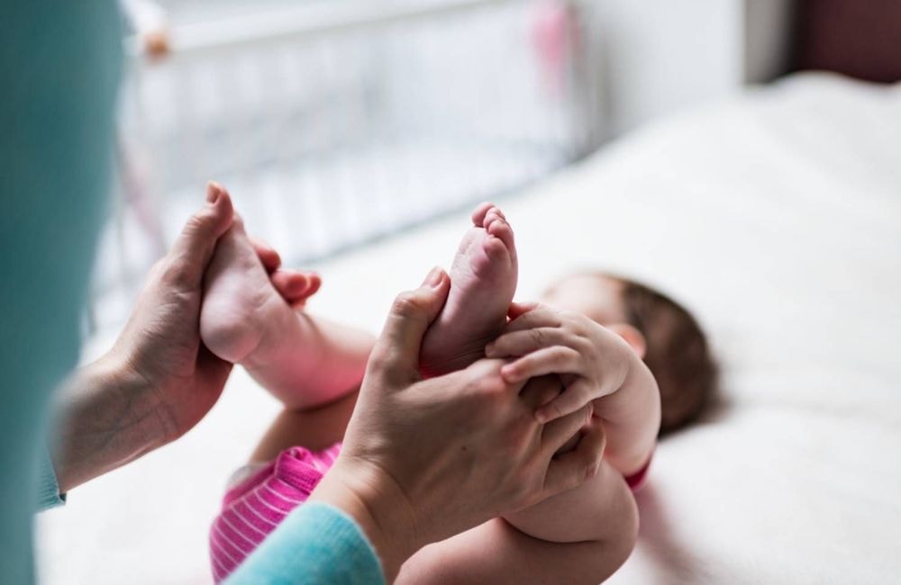 Les professionnels de santé mettent en garde contre le recours à l’ostéopathie pour les nourrissons