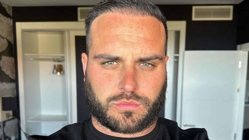 Nikola Lozina : en couple depuis le tournage des Apprentis Champions, il officialise enfin avec sa chérie, "nous sommes en couple !"