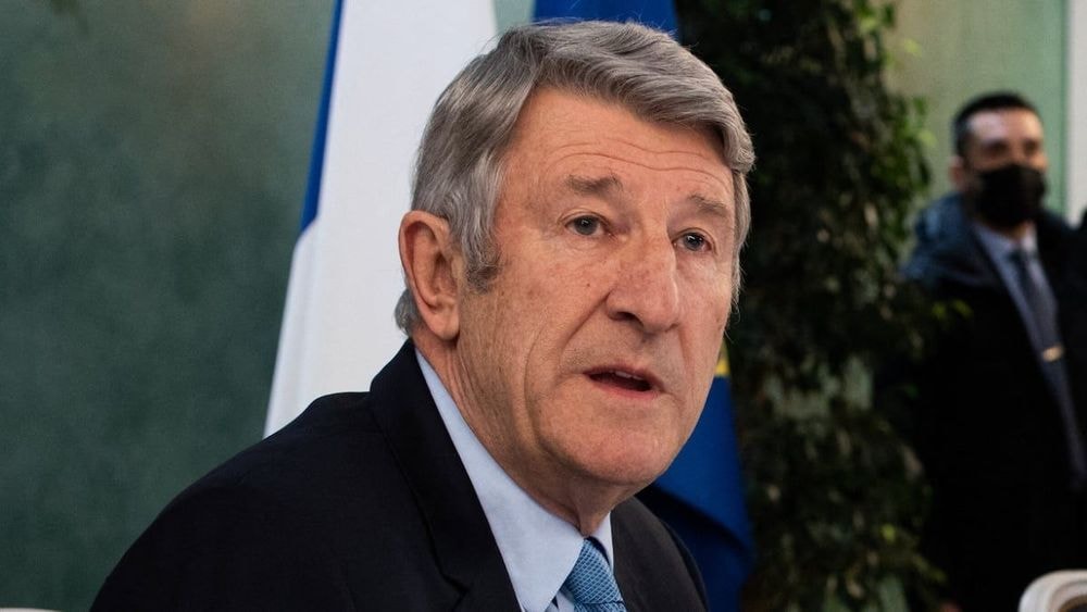 Philippe de Villiers en plein scandale : "Elle nous a…", un SMS dévoilé par Christine Kelly en plein direct sur CNews