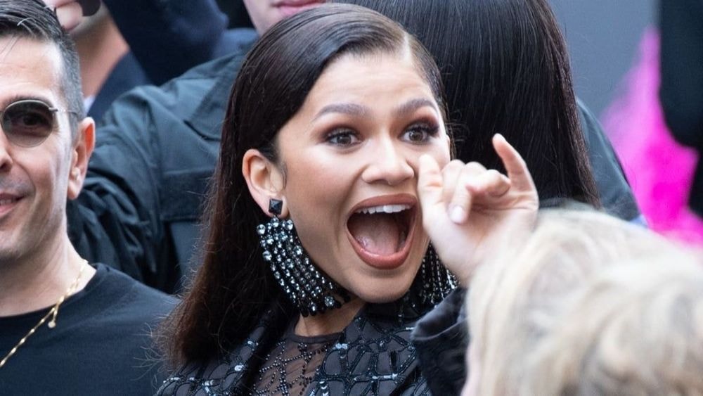 Zendaya ose la tendance de la robe "transparente" sur le tapis rouge
