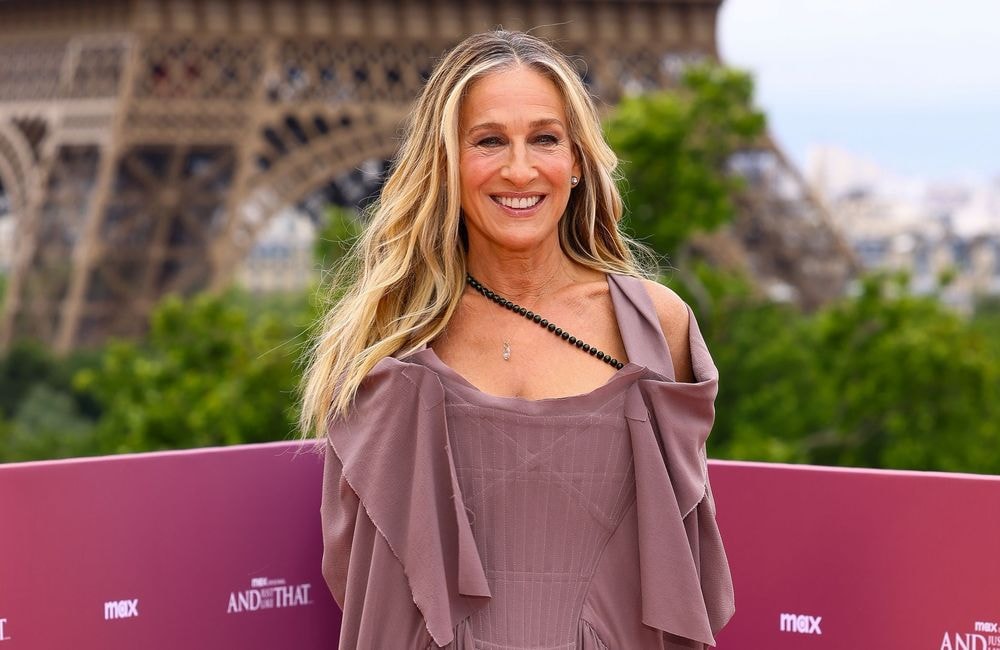 Sarah Jessica Parker renoue avec cette robe iconique de « Sex and the City »