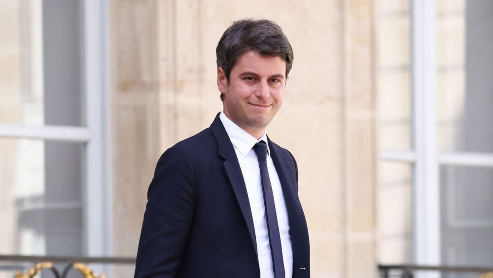 Gabriel Attal voit son salaire divisé par deux, combien touchera-t-il désormais en tant que député ?
