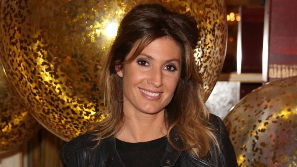 Caroline Ithurbide maman pour la troisième fois à 46 ans : elle raconte son accouchement éclair et annonce le prénom de son bébé