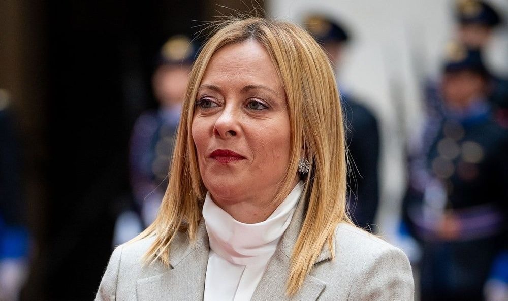 Giorgia Meloni a divisé la dette de moitié, pendant que Macron patine... mais les Italiens s’appauvrissent : "Elle est incapable de générer des gains"