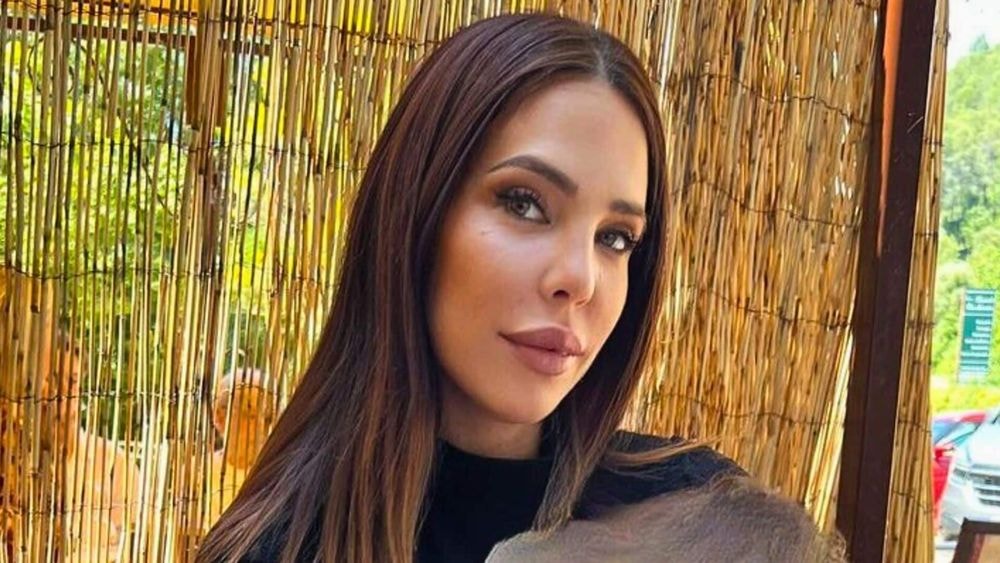 Kim Glow maman : complexée par son corps post-grossesse, sa prochaine opération de chirurgie esthétique dévoilée !