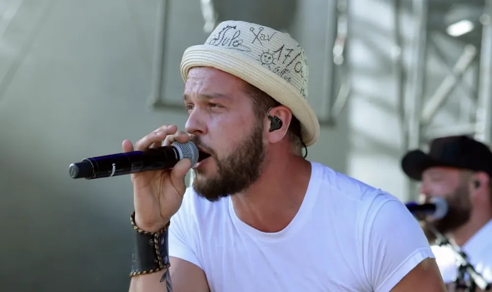 Claudio Capeo (The Voice Kids) vide son sac au sujet de Kendji Girac : "Je pense…