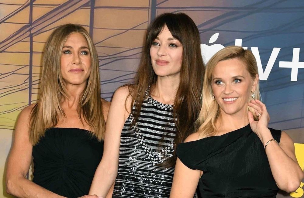 « C’est vraiment une icône » : Marion Cotillard se confie sur sa co-actrice Jennifer Aniston