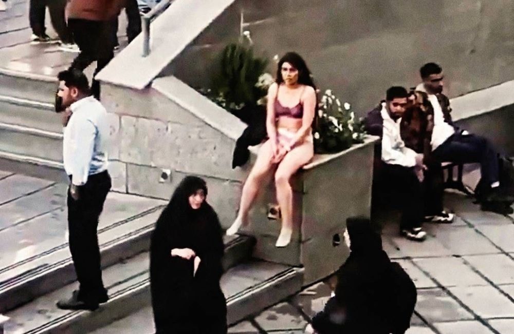 Ahou Daryaei déclarée « malade » : comment le régime iranien utilise l’argument de la psychiatrie