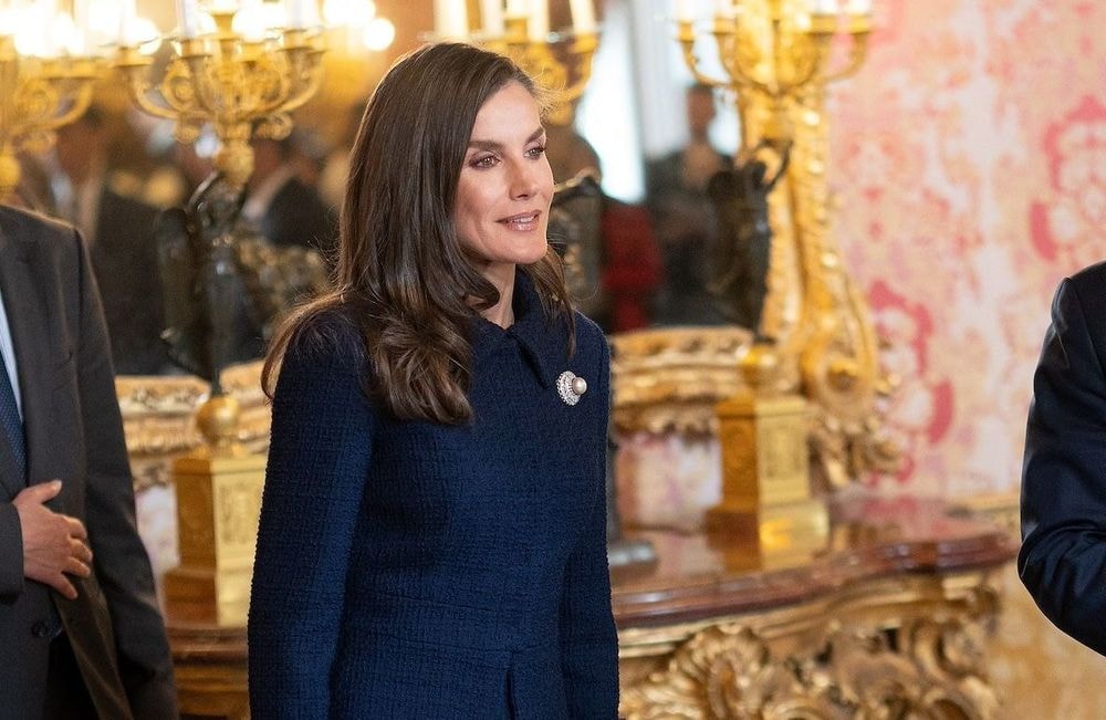 Letizia d'Espagne, élégante en tailleur-jupe ultra chic