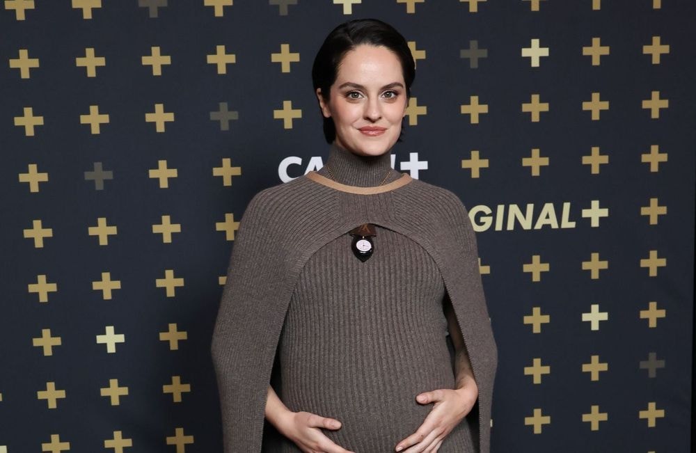 Noémie Merlant enceinte de son premier enfant : elle dévoile son ventre arrondi