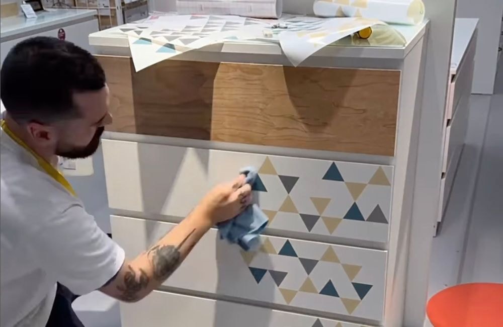 IKEA hack x Cricut : créer un effet marqueterie pour habiller une commode basique