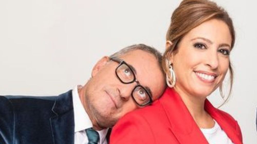 Léa Salamé : elle revient sur ses propos concernant l’alcoolisme d’Artus