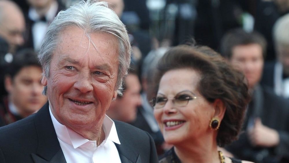 "Mets la langue..." : Ce souvenir brûlant entre Alain Delon et Claudia Cardinale évoqué sans pudeur