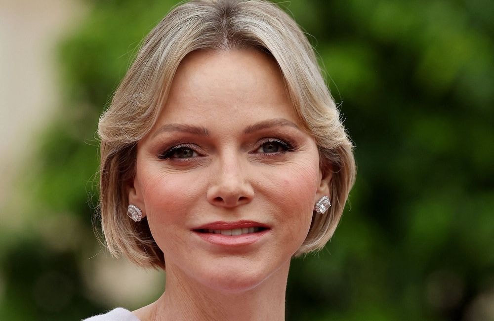 Charlène de Monaco : on copie son chignon bas pour les fêtes