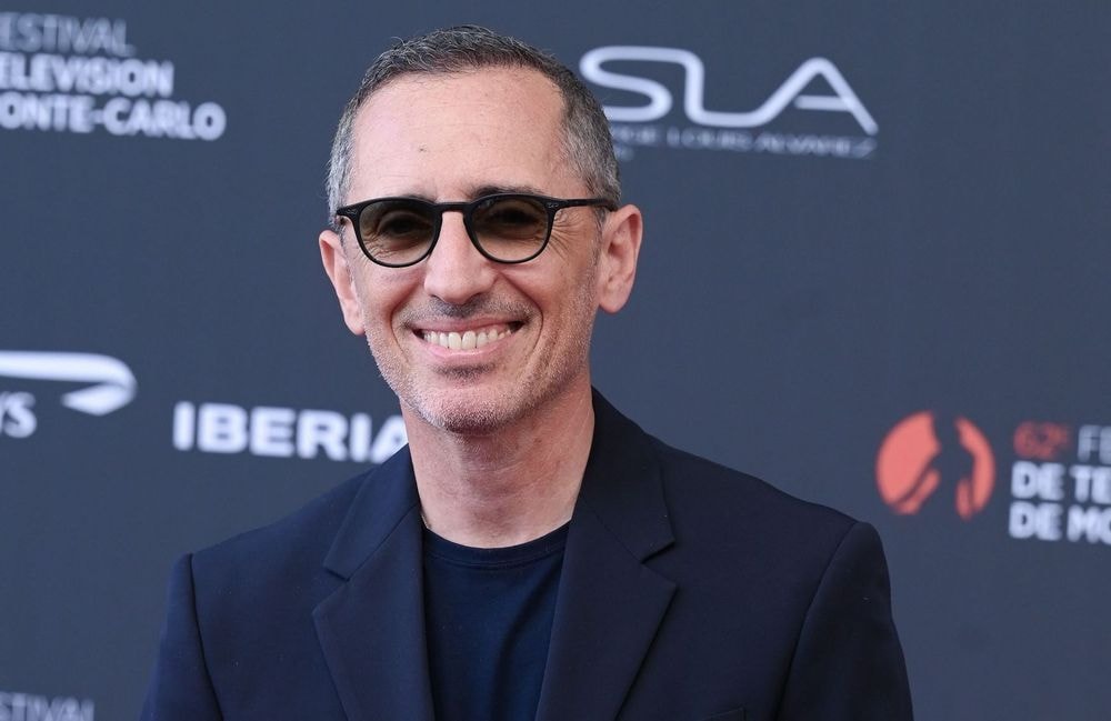 Gad Elmaleh dévoile le surnom que lui donne sa petite-fille Ely, âgée de 2 ans