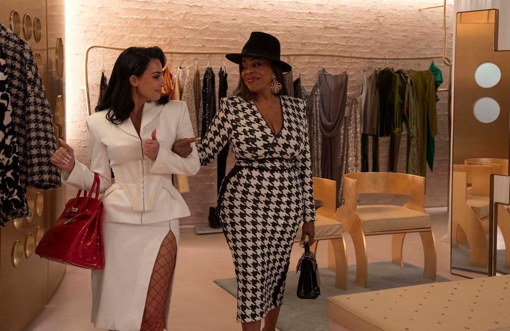 « All’s Fair » : malgré les critiques, la série avec Kim Kardashian aura une saison 2