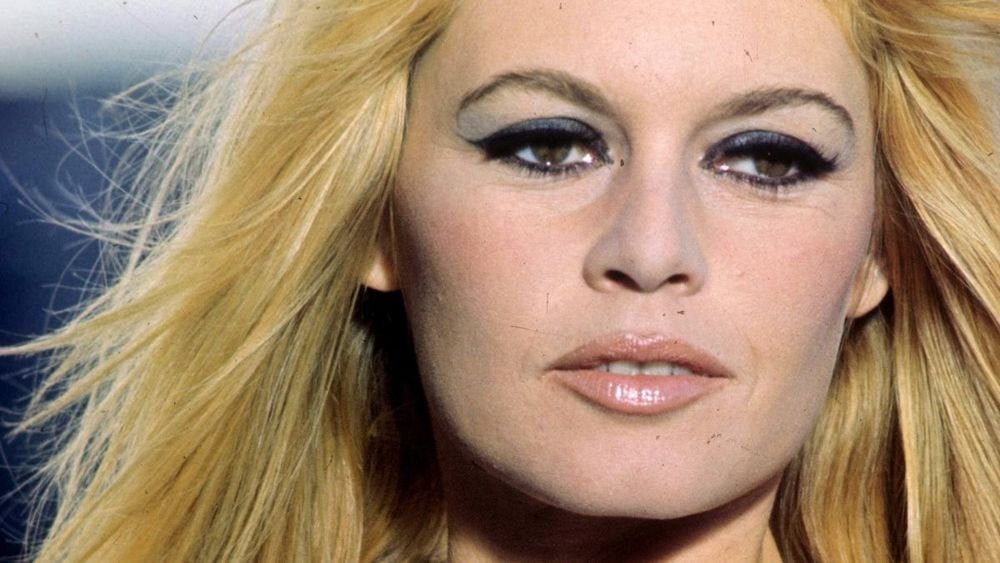 Mort de Brigitte Bardot : d'une enfant traumatisée à l'icône française