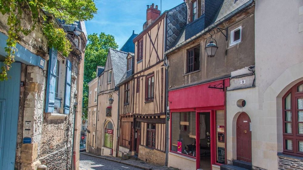 Immobilier à Angers : découvrez les prix à l'achat et à la location en janvier 2026