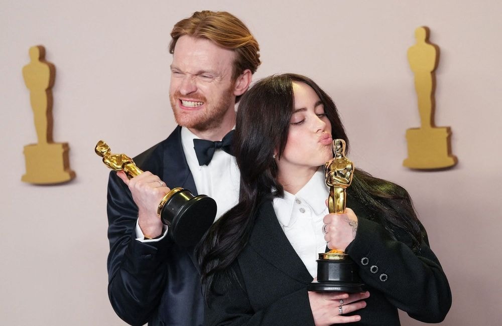 Billie Eilish et son frère Finneas s’improvisent professeurs de musique le temps d’une journée