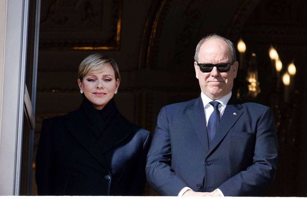 Charlène et Albert de Monaco font sensation lors d’un gala de charité à Courchevel